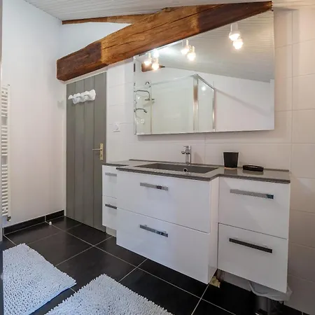 Villa De L'hubertiere